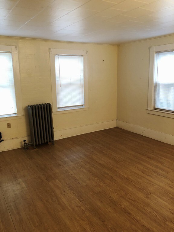 21 Floyd St, Lowell, MA 01852 - photo 6