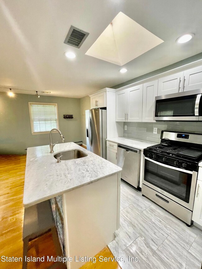 16 W Castor Place, Staten Island, NY 10312 - photo 3