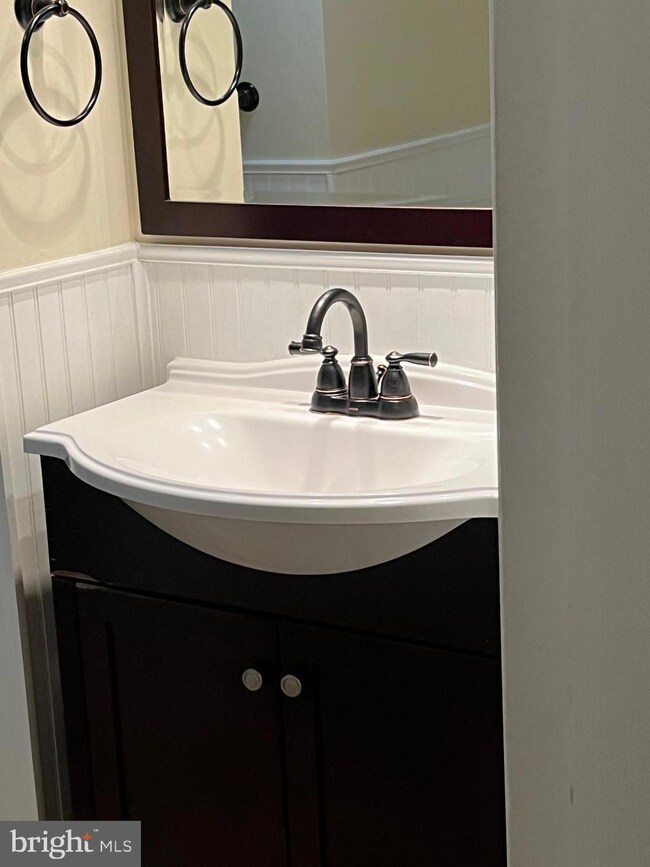 619 Douglas St, Brooklyn, MD 21225 - photo 7