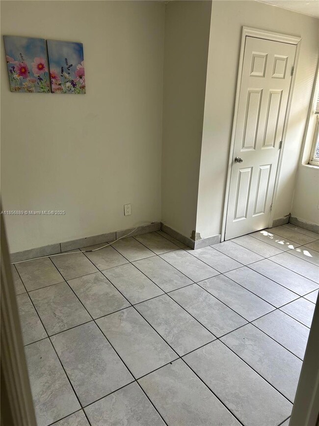 2615 NW 13th Ct unit 1, Fort Lauderdale, FL 33311 - photo 6