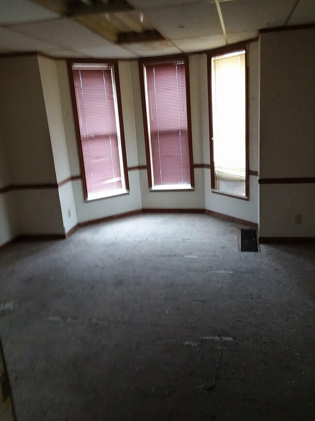 829 W Franklin St, Elkhart, IN 46516 - photo 4