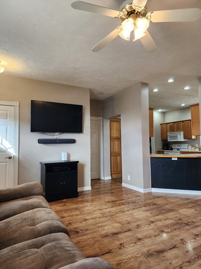 4895 Pinion Cir, Columbus, IN 47201 - photo 6