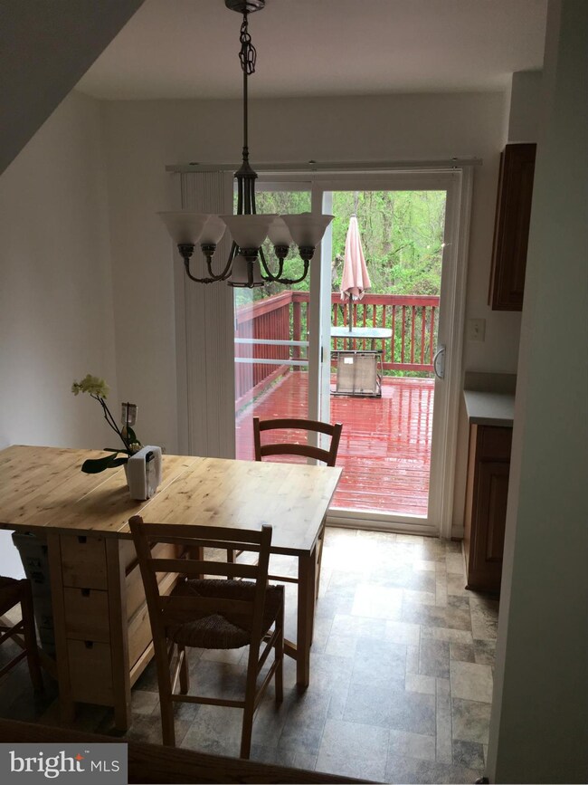 15281 Valley Stream Dr, Woodbridge, VA 22191 - photo 5