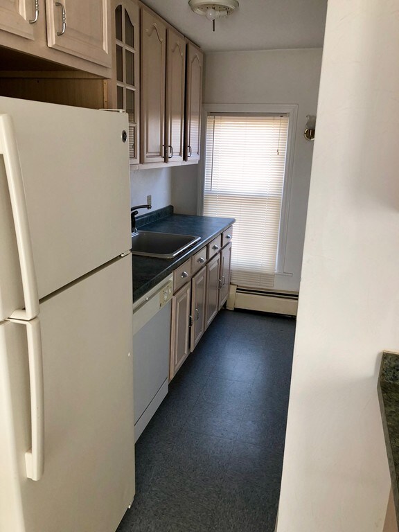 211 Union St unit 2, Franklin, MA 02038 - photo 3