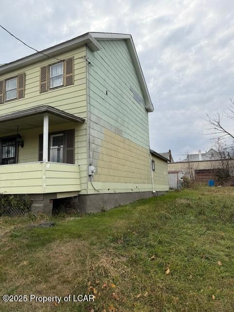 924 Pine St, Freeland, PA 18224 - photo 2