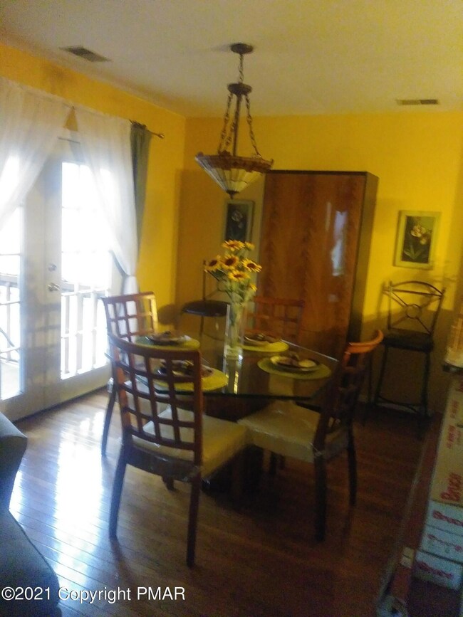 314 Keswick Ave, Bushkill, PA 18324 - photo 4