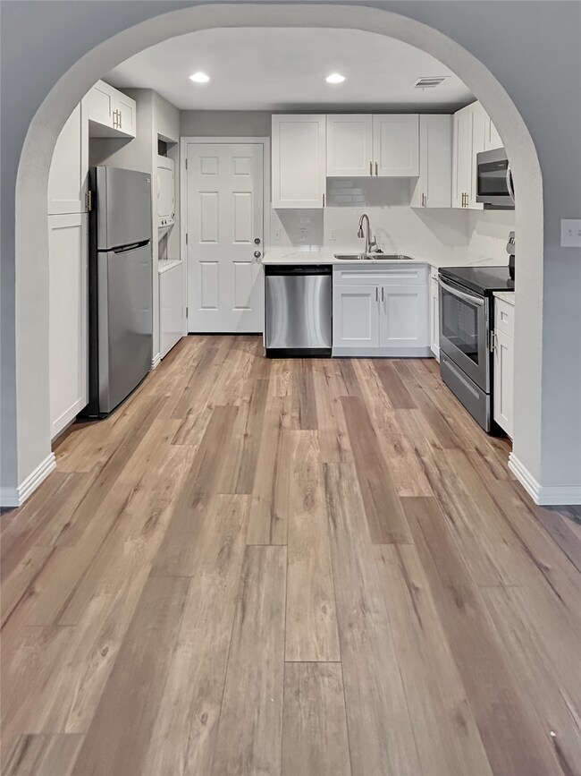 1321 Emily Rd unit 4101, Dallas, TX 75240 - photo 4