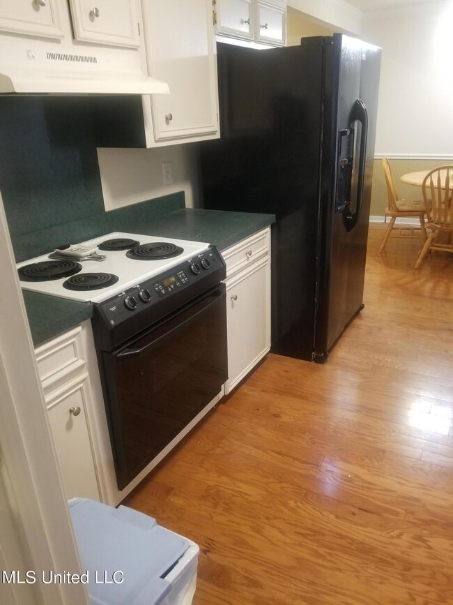 5005 Cedar Glenn Ct, Byram, MS 39272 - photo 5