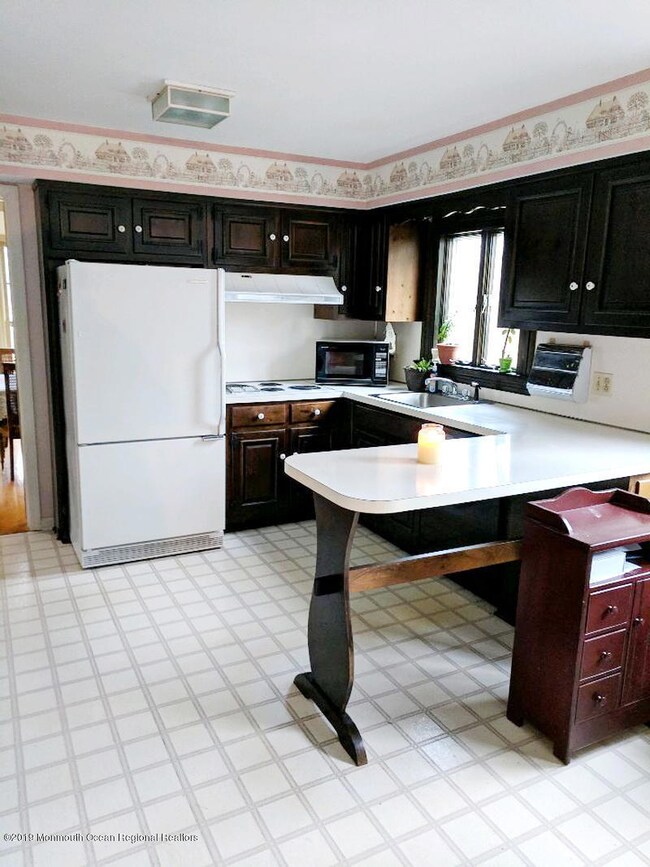 90 White Pine Dr, Colts Neck, NJ 07722 - photo 2