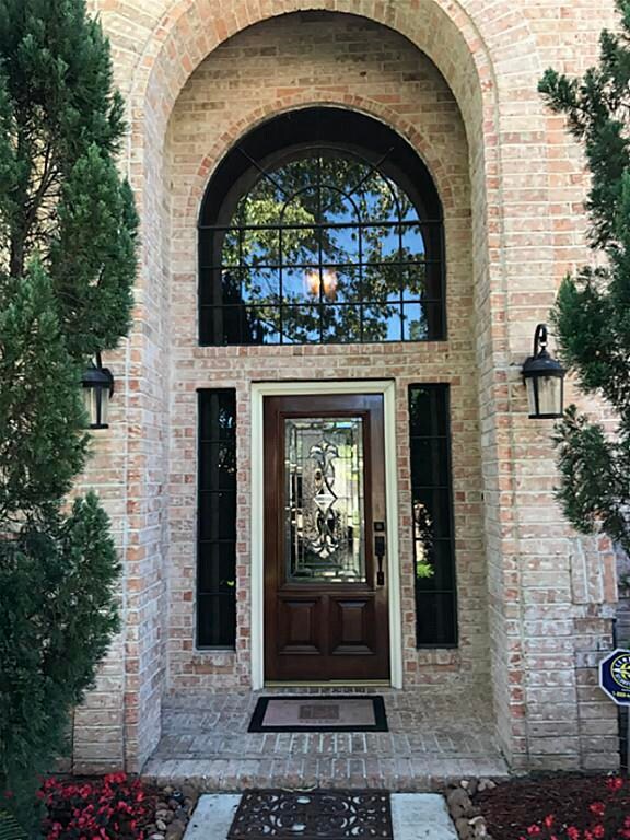 Beautiful Front Entrance !