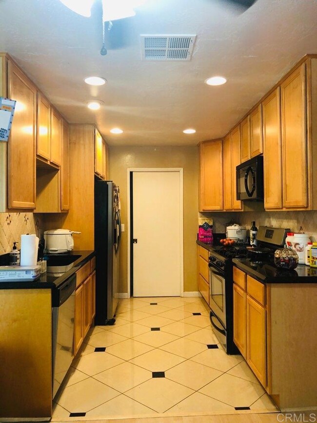 4216 La Casita Way unit 4, Oceanside, CA 92057 - photo 3