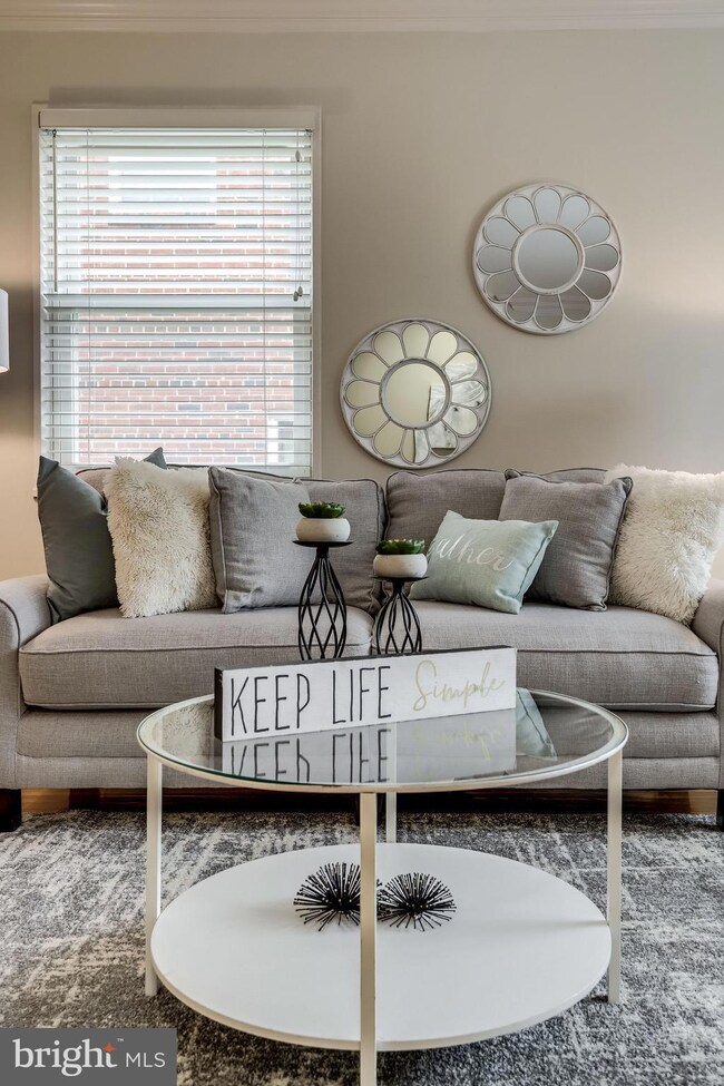 210 W Taylor Run Pkwy, Alexandria, VA 22314 - photo 7