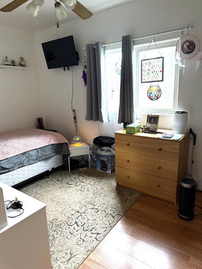 2nd bedroom