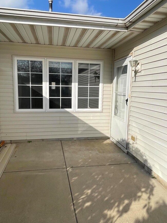 1738 Beech Dr, Crown Point, IN 46307 - photo 2