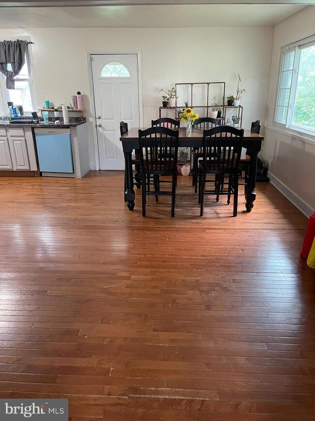 114 4th Ave, Halethorpe, MD 21227 - photo 5