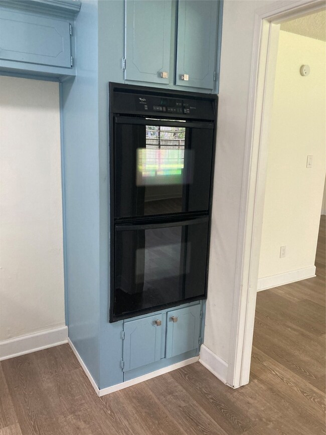 1713 Parkcrest St, Alvin, TX 77511 - photo 4