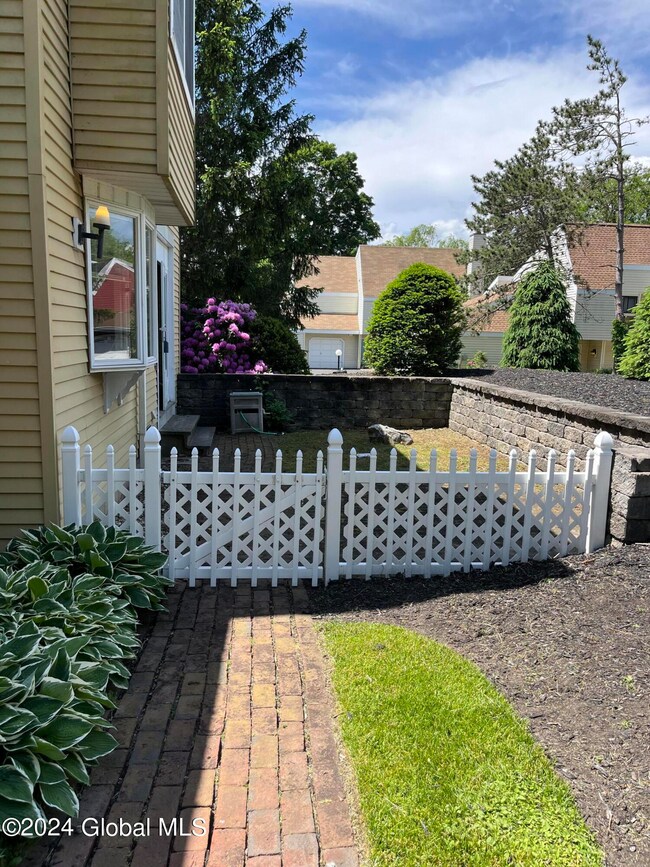 10 Loudonwood E, Albany, NY 12211 - photo 6