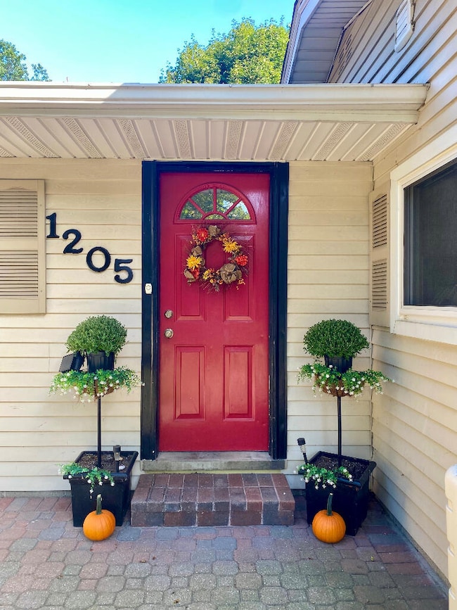 1205 Leinbach Ave, Bloomfield Hills, MI 48302 - photo 2