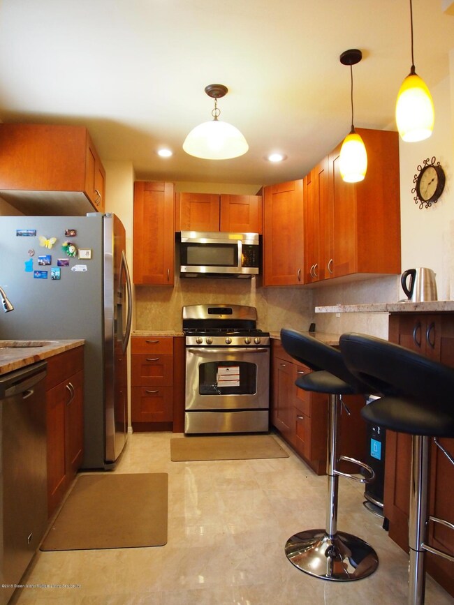 (6) Galley Kitchen