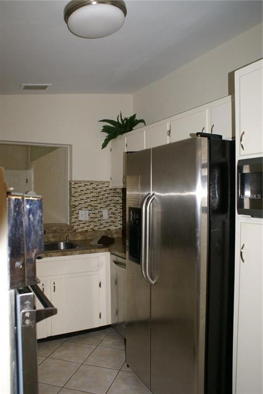 Kitchen - Plenty of Cabinet and Counter Space
