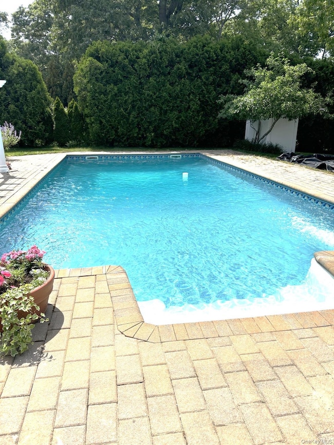 96 W Tiana Rd, Hampton Bays, NY 11946 - photo 5