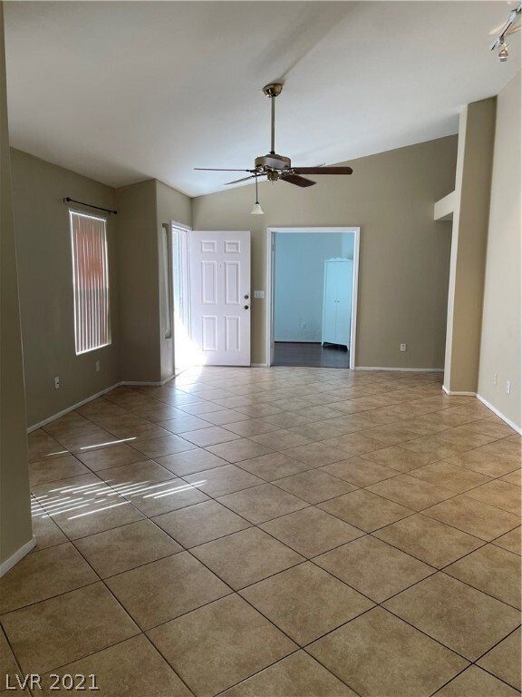 1900 Klamath Falls Way, Las Vegas, NV 89128 - photo 4