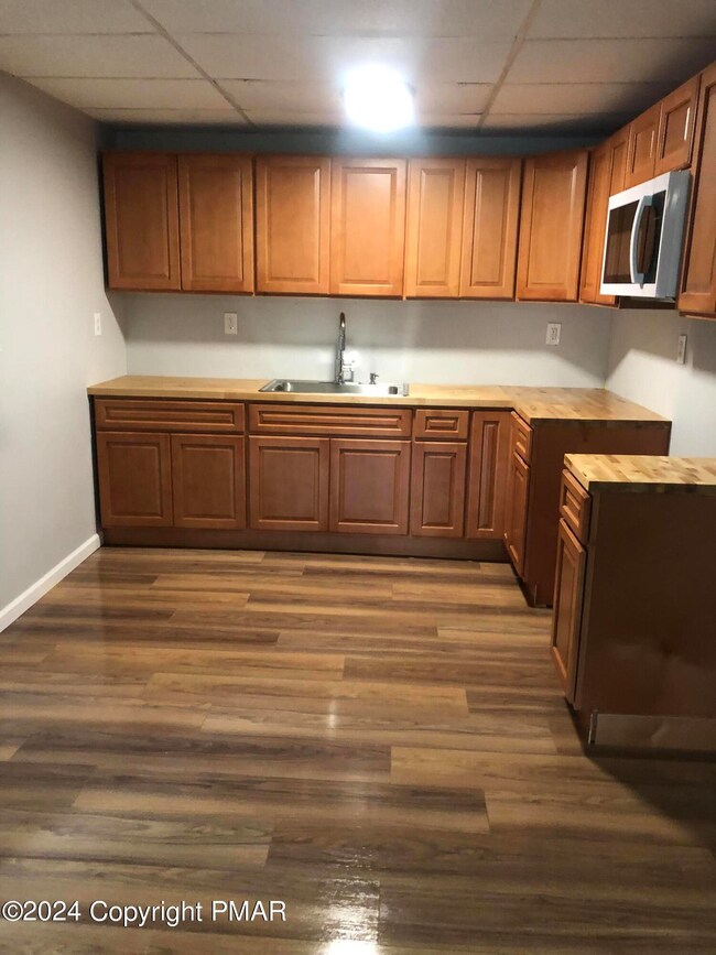 52 Garden St, Stroudsburg, PA 18360 - photo 3