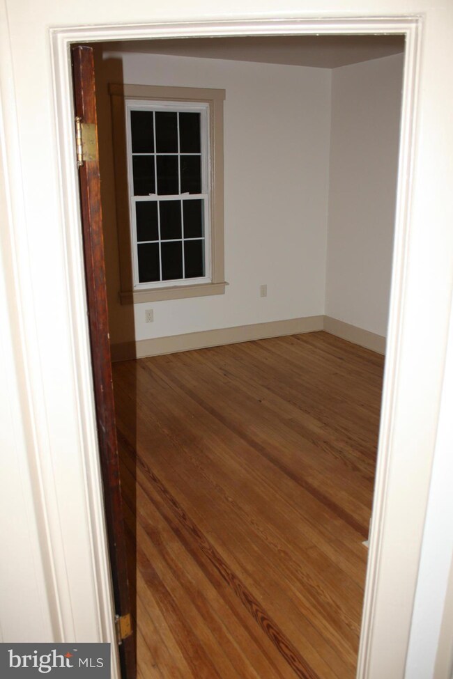 698 Guilford Ave, Chambersburg, PA 17201 - photo 6