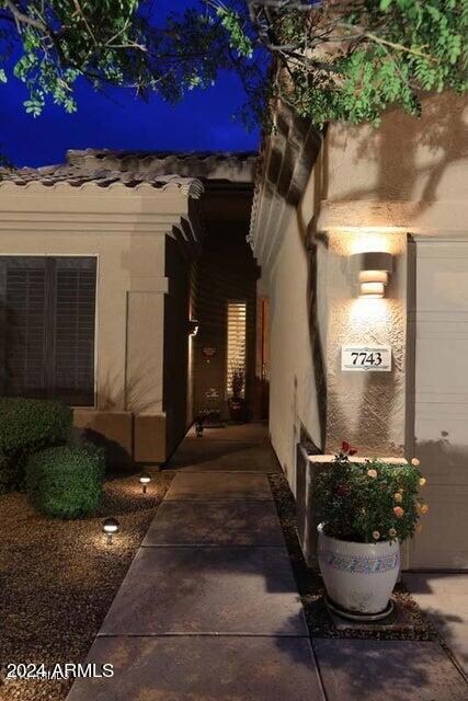 Dramatic entry way