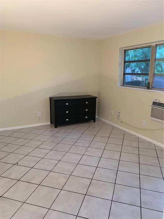 636 SW 14th Terrace unit 2, Fort Lauderdale, FL 33312 - photo 2