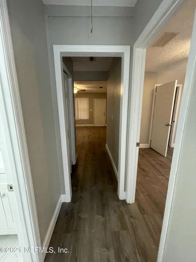 7130 Arlet Dr, Jacksonville, FL 32211 - photo 6