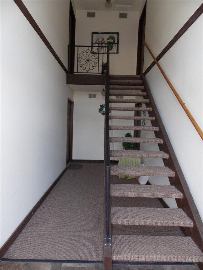 401 S Division St unit 1B, Audubon, IA 50025 - photo 2