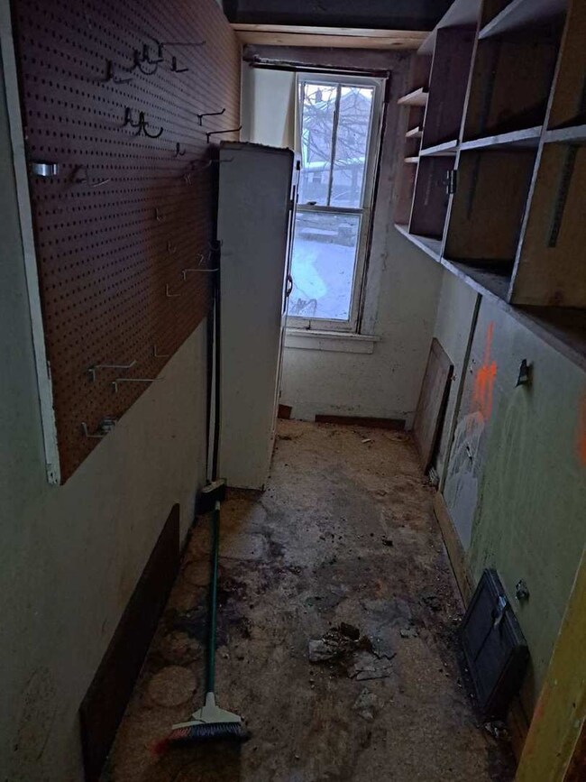 422 S Orchard Ave, Waukegan, IL 60085 - photo 6