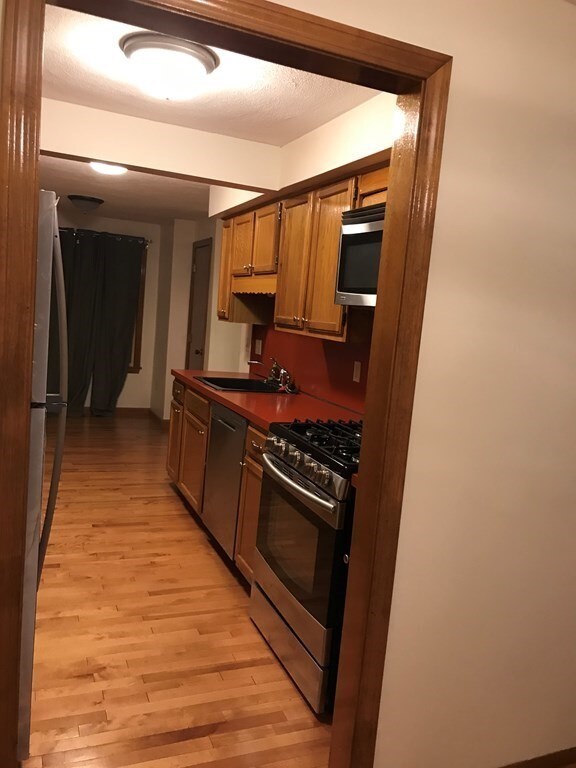 29 Apache Way, Tewksbury, MA 01876 - photo 4