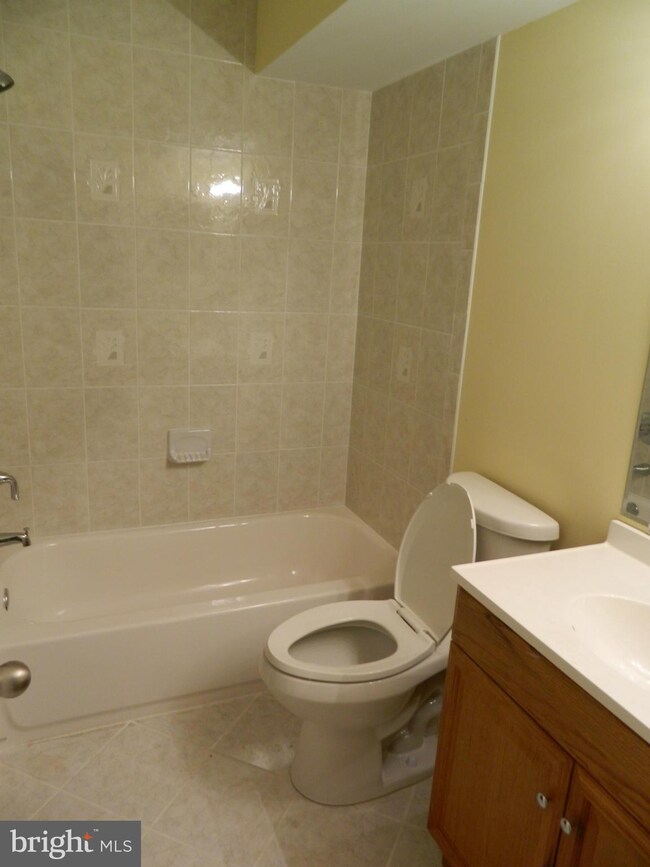 2586 Merrywood Ct unit 6, Woodbridge, VA 22192 - photo 6