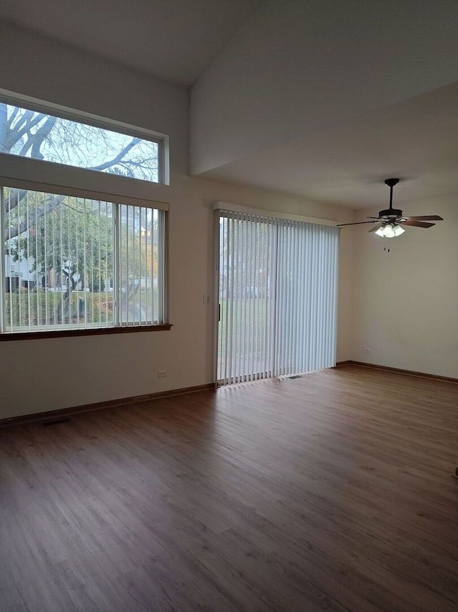 283 Camel Bend Ct unit 39283, Schaumburg, IL 60194 - photo 2