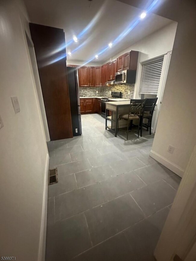 192 Fairview Ave unit 1, Jersey City, NJ 07304 - photo 7