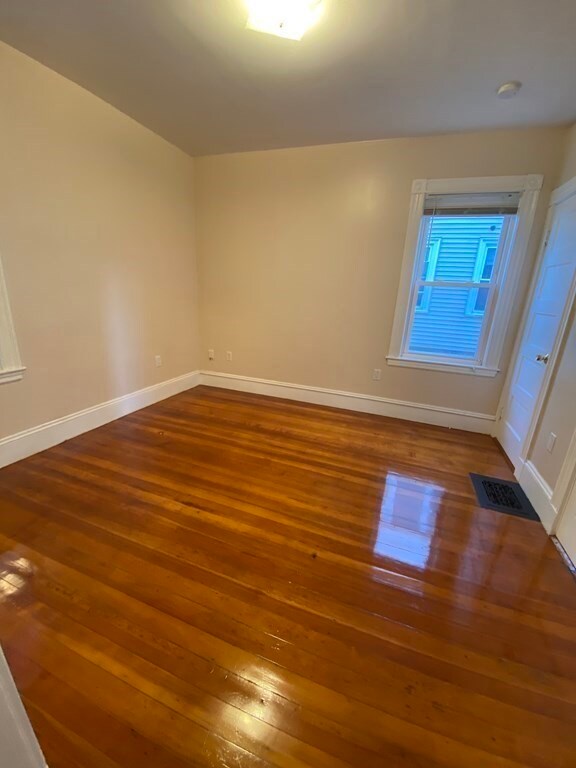 32 Raven St unit 1, Dorchester, MA 02125 - photo 4
