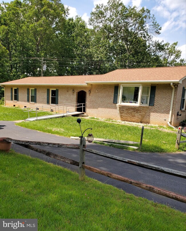 34351 Indiantown Rd, Locust Grove, VA 22508 - photo 2