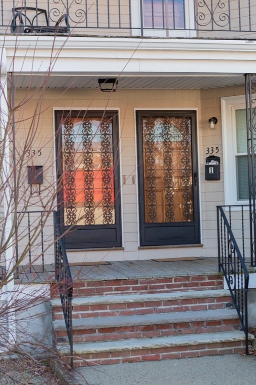 335 Salem St unit 1, Medford, MA 02155 - photo 2