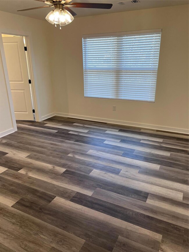 410 W 2nd St, Bonham, TX 75418 - photo 6