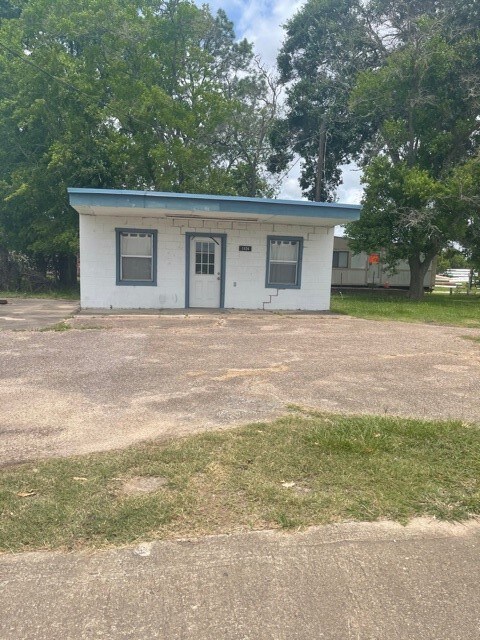 1824 W Highway 6, Alvin, TX 77511 - photo 5