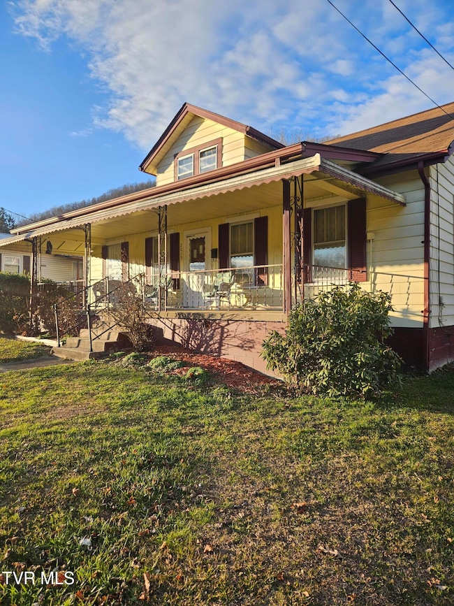 2015 4th Ave E, Big Stone Gap, VA 24219 - photo 2