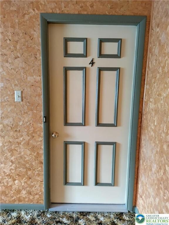 235 N Nice St unit 4, Frackville, PA 17931 - photo 4