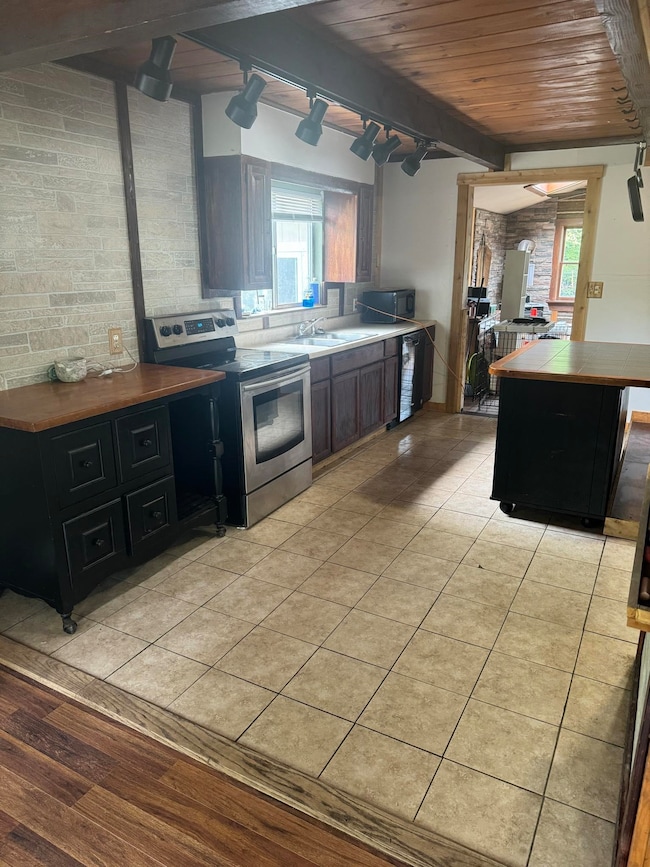 7 Firefly Ln, Hillsborough, NH 03244 - photo 6