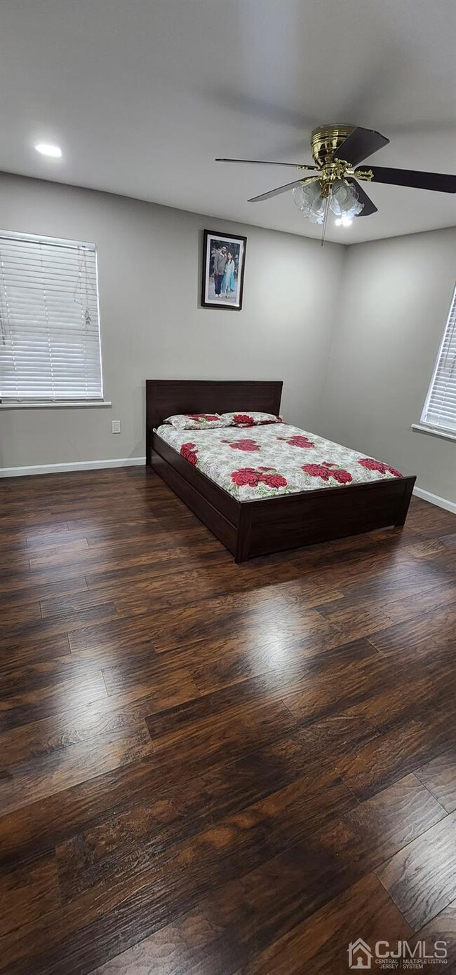 11 Lefferts St, Carteret, NJ 07008 - photo 3