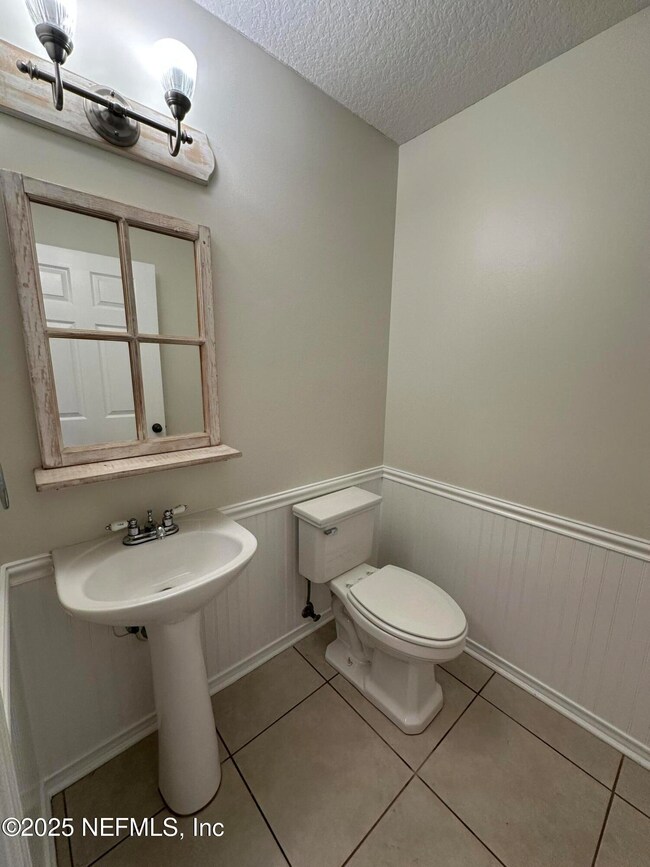 Downstairs 1/2 bath