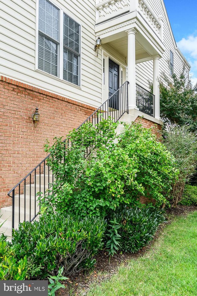 42705 Newcomer Terrace, Chantilly, VA 20152 - photo 3