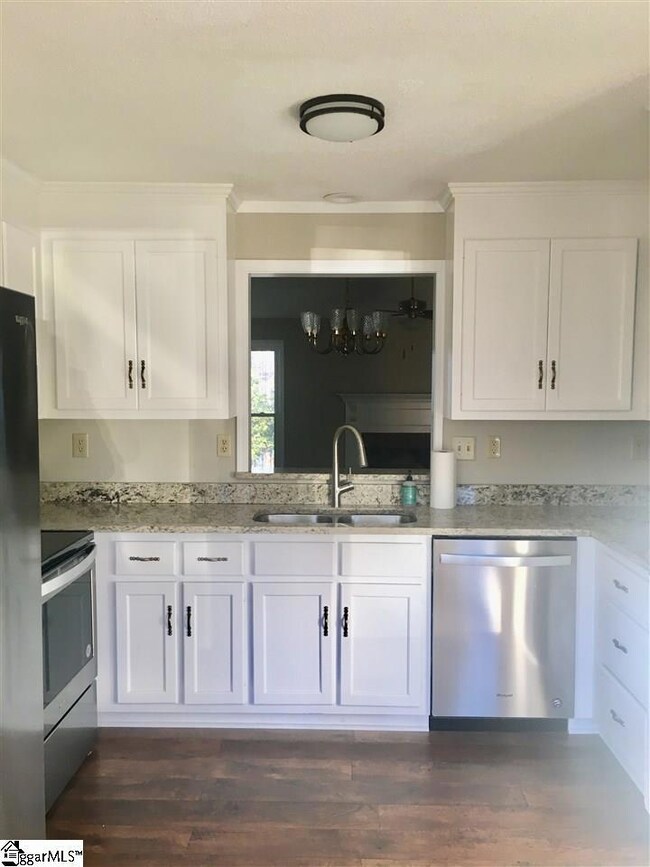 7 Spring View Ln, Taylors, SC 29687 - photo 5