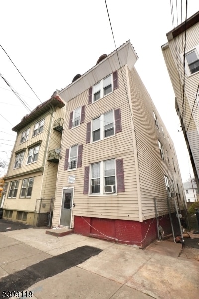 20 Stuyvesant Ave, Newark, NJ 07106 - photo 2